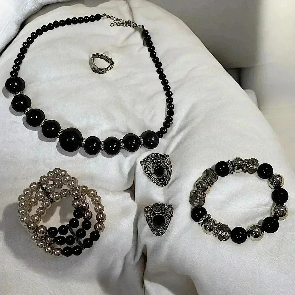 Black beaded 6pc jewelry set